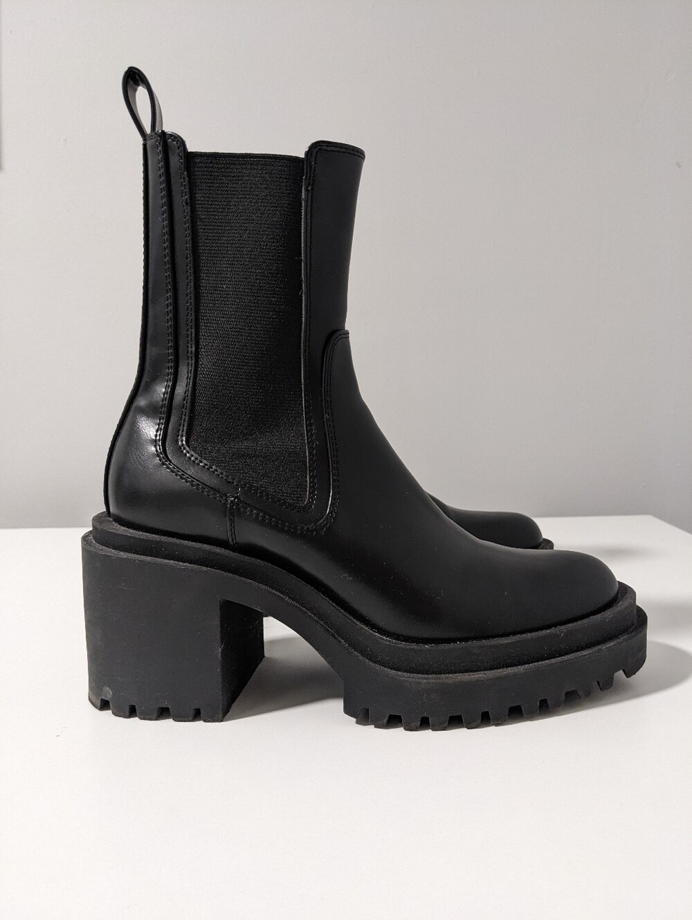 Zara Chunky Heel Lug Sole Chelsea Boots | Black | Size 35